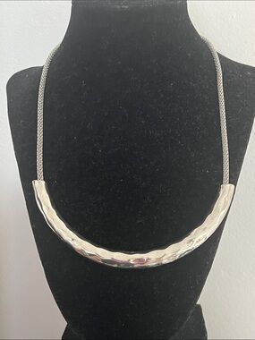 Avenue Hammered Silver Curved Bar Necklace